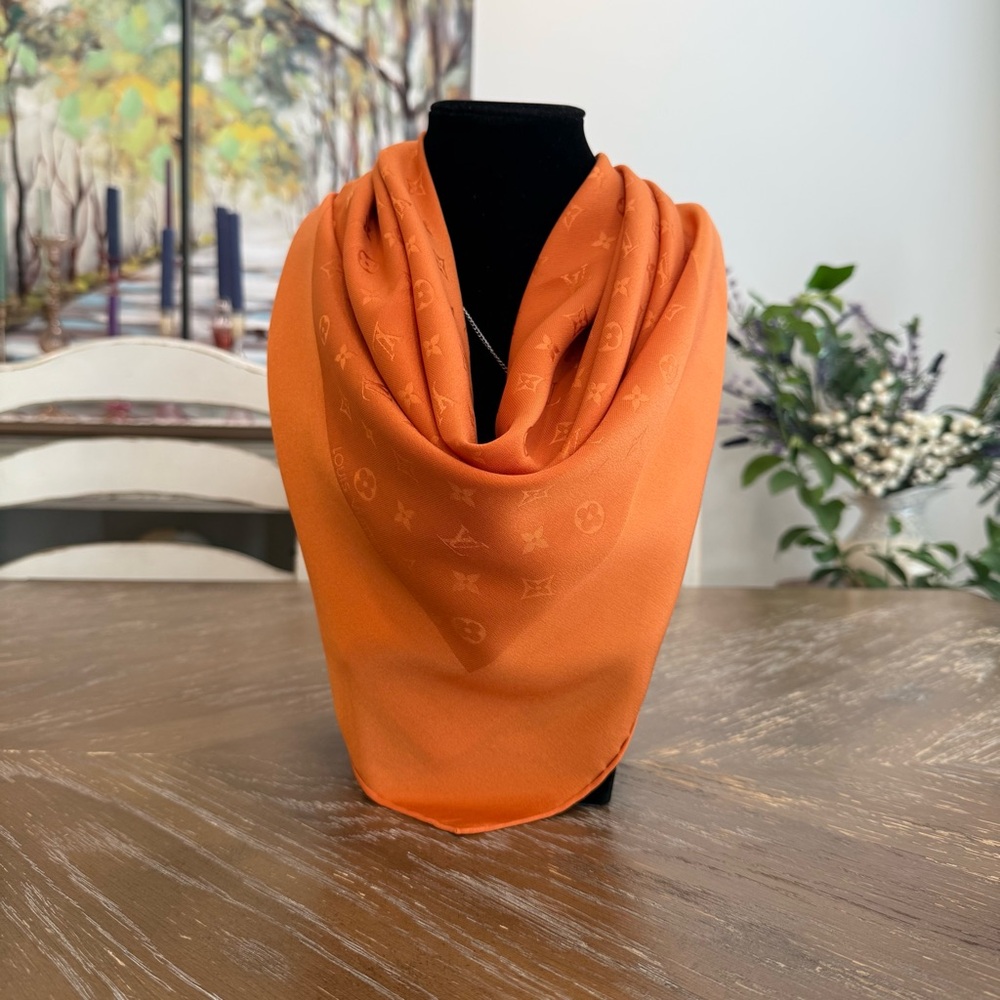 Authentic Louis Vouitton Scarf